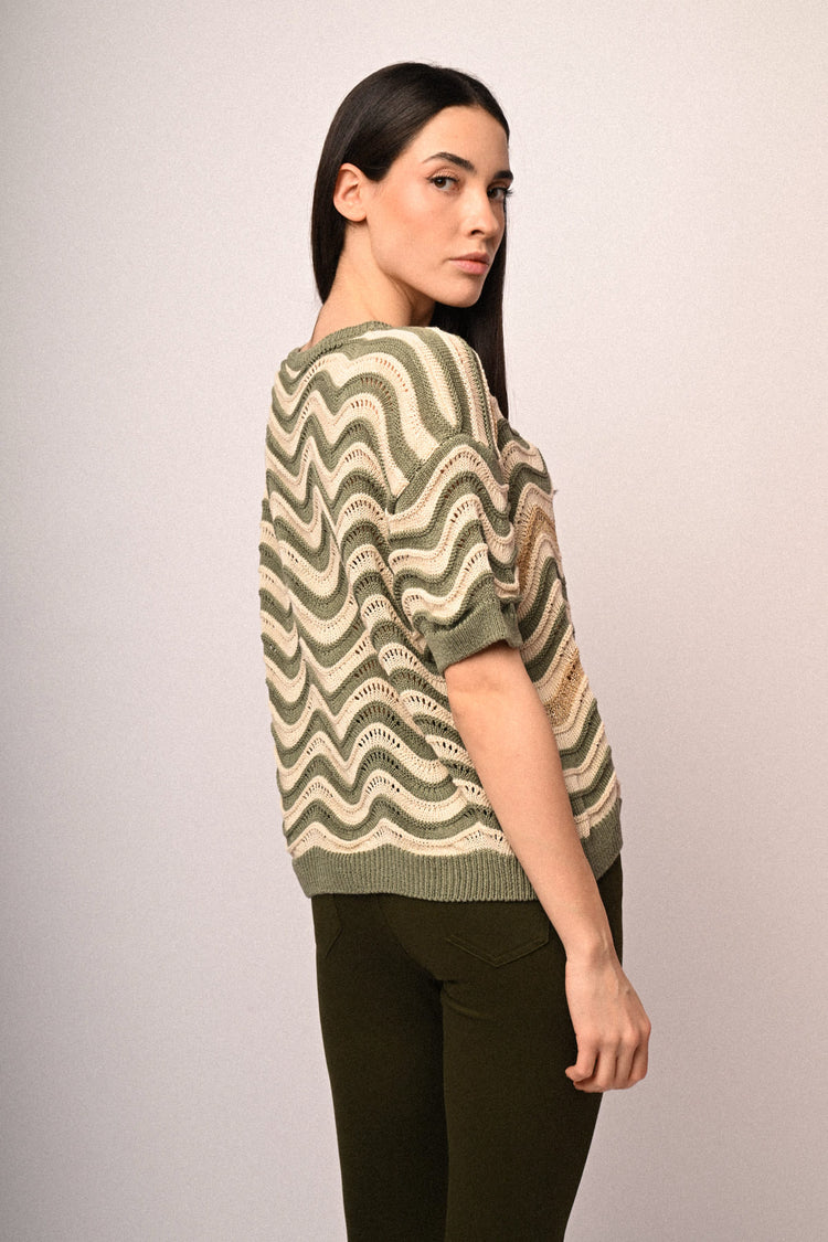 Pull in maglia crochet a righe ondulate