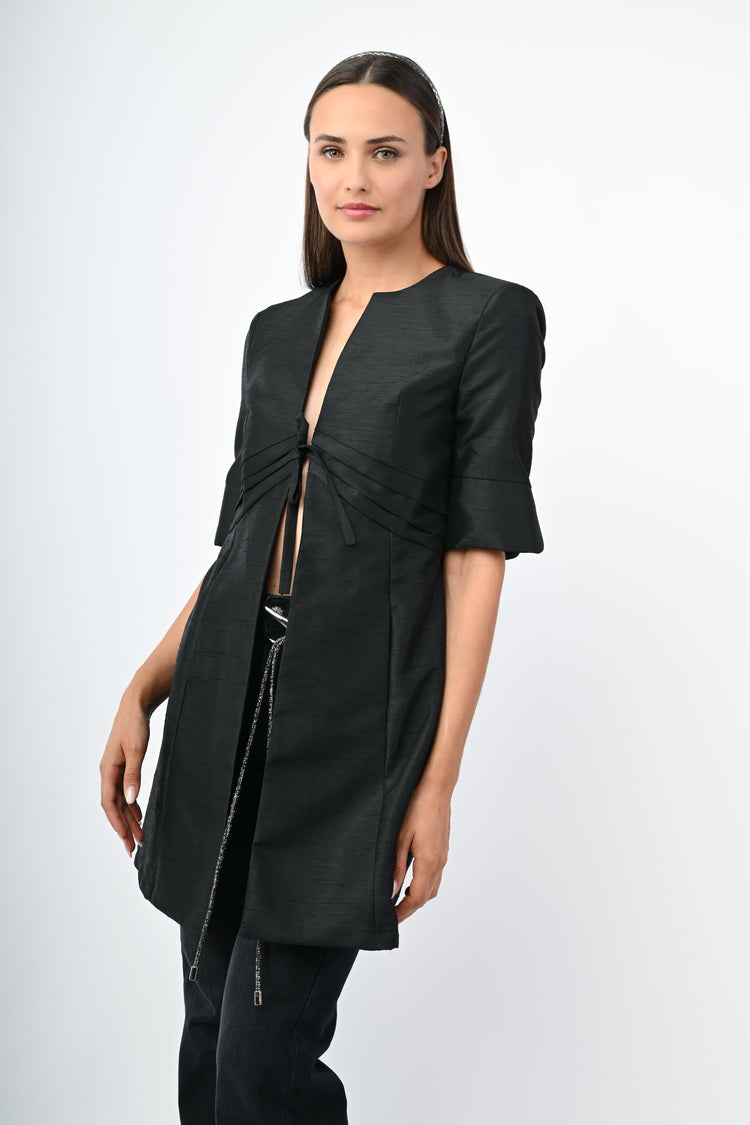 Soprabito in shantung con laccetti