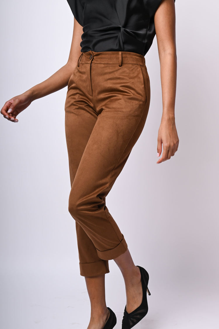 Pantaloni in faux suede con risvolto