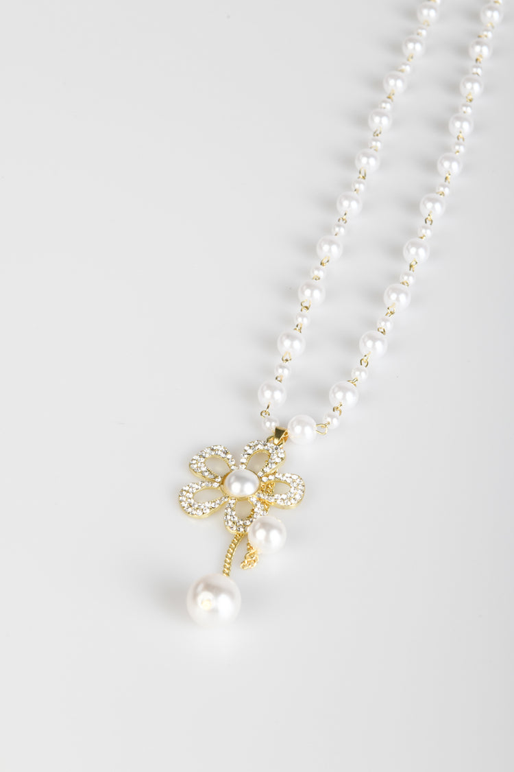Collana con pendente a fiore