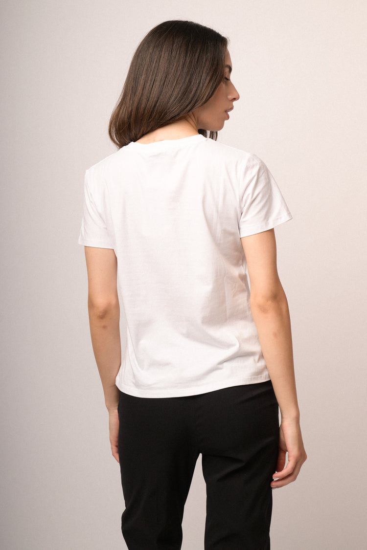 T-shirt bianca con scritta frontale ricamata