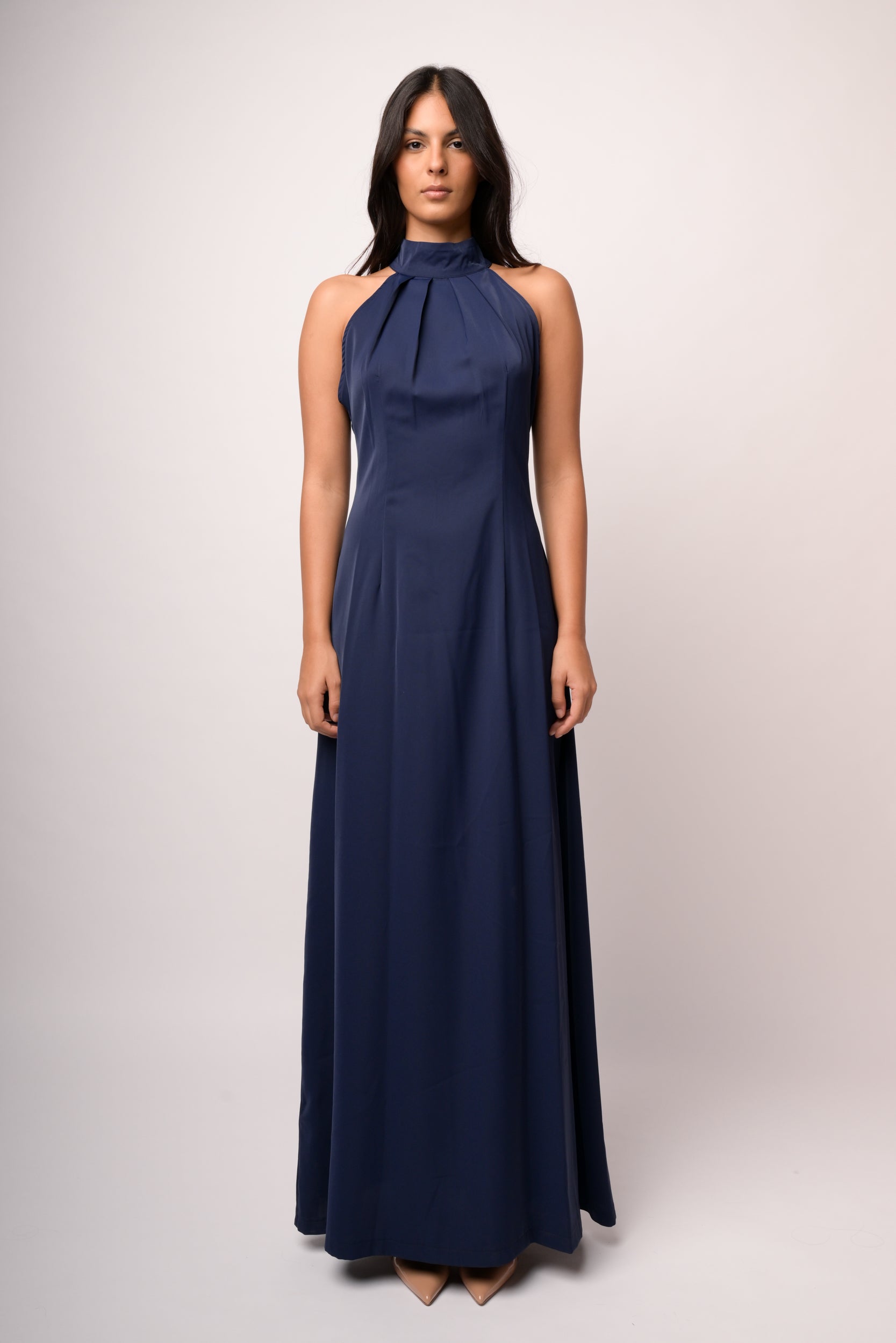 Abito lungo blu con scollo all'americana