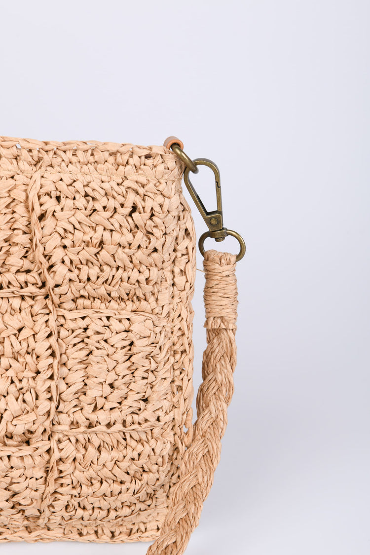 Pochette in paglia intrecciata