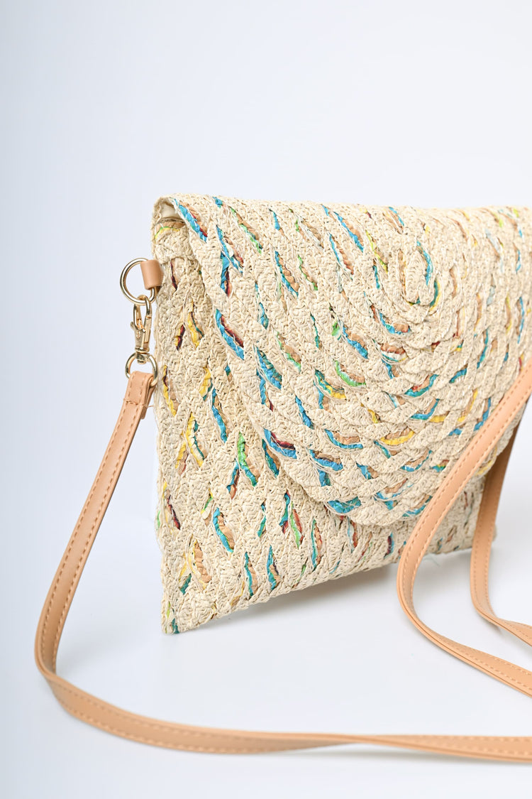 Pochette in paglia intrecciata