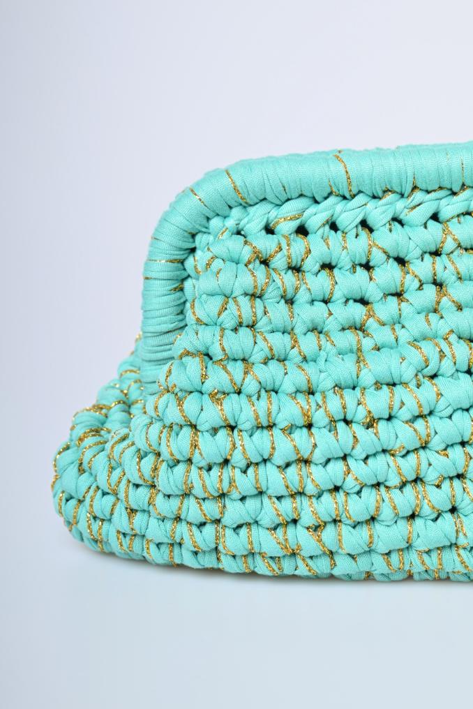 Pochette intrecciata con fili lamé