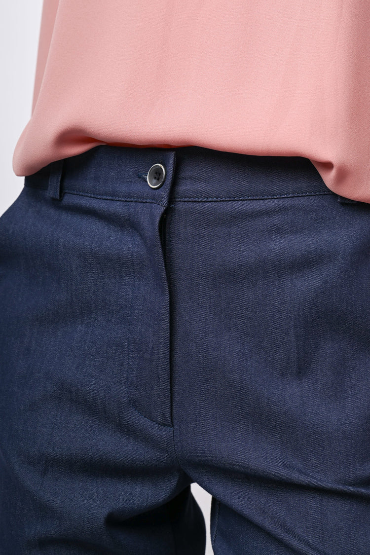 Pantaloni svasati in twill