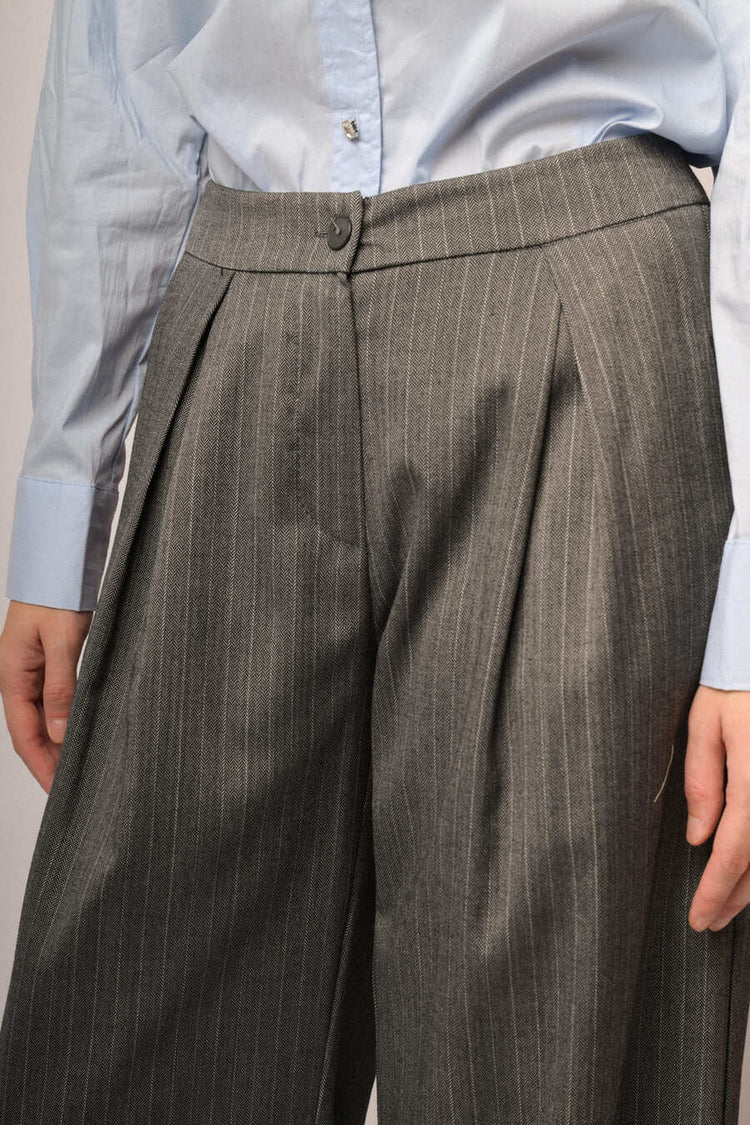 Pantaloni palazzo in gessato grigio