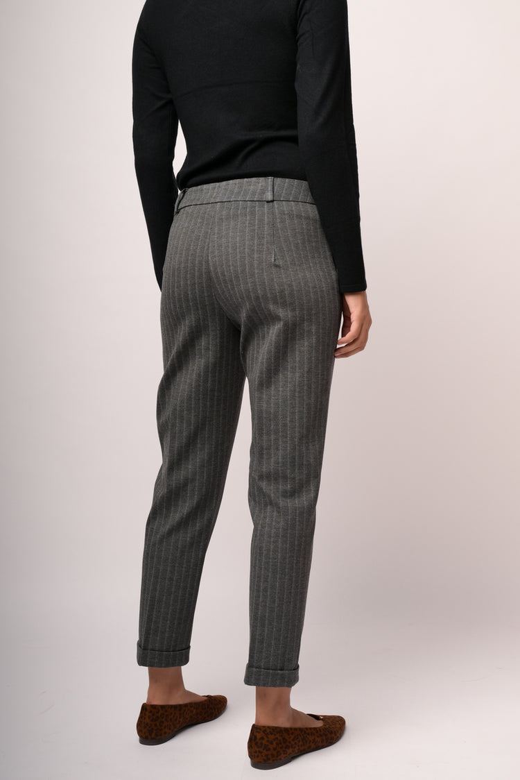 Pantaloni slim grigi gessati con linguetta