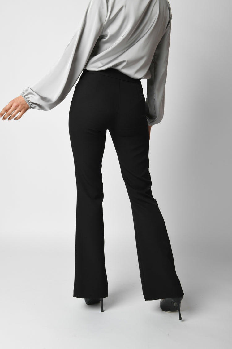 Pantaloni a zampa