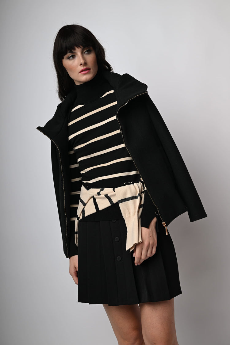 Cappotto corto con zip e cappuccio