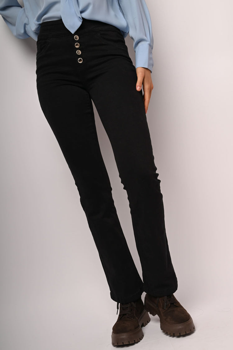 Jeans svasati con bottoni gioiello