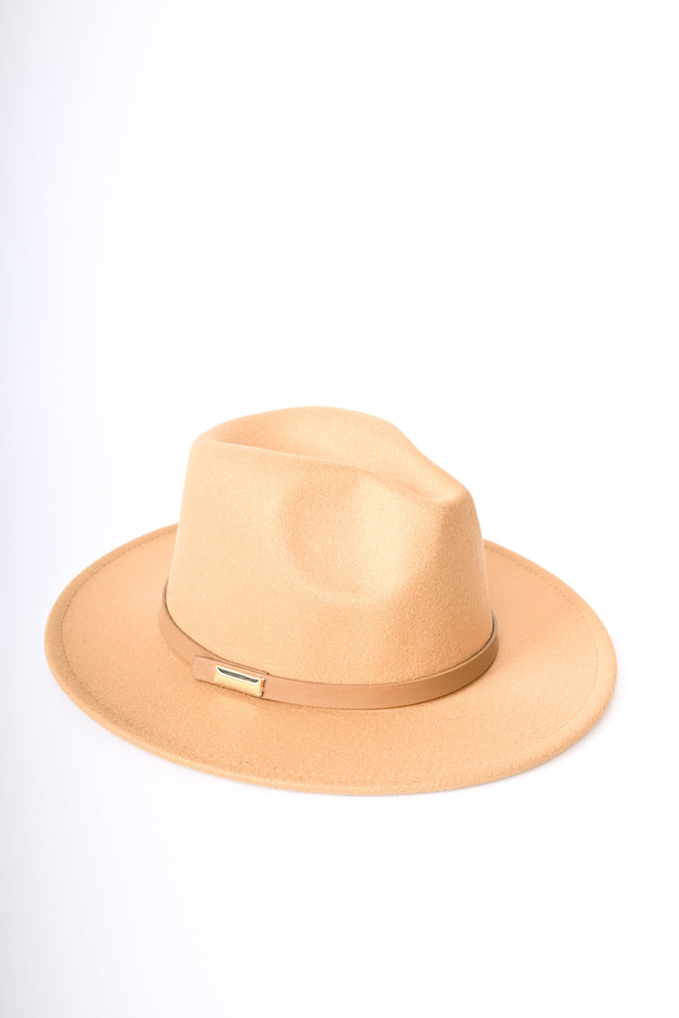 Cappello fedora con cinturino in similpelle