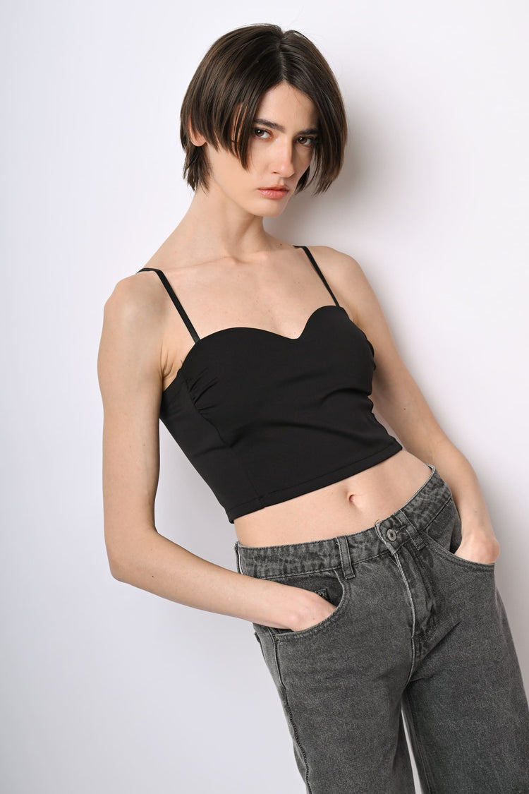 Top crop con scollo a cuore