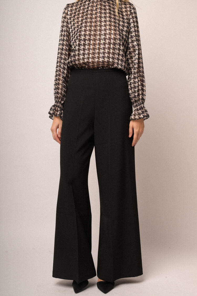 Pantaloni palazzo con piega stirata neri