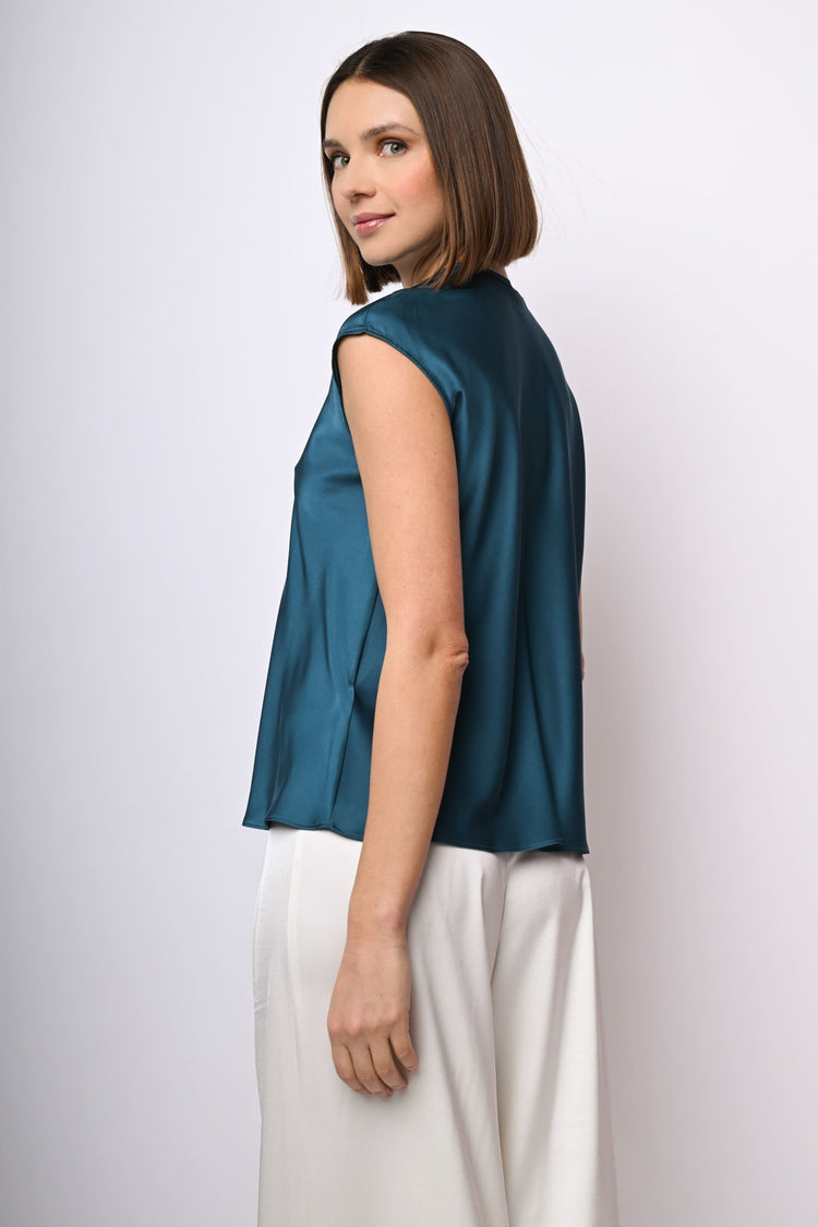T-shirt con scollo a V profilato in strass
