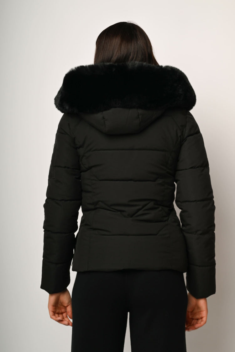 Piumino con cappuccio in faux fur
