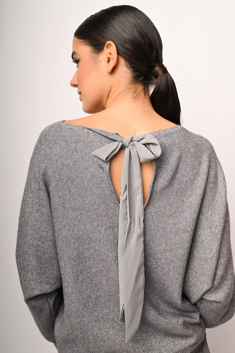 Pull con fiocco sul retro