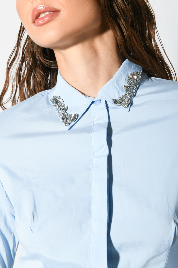 Camicia con strass al colletto