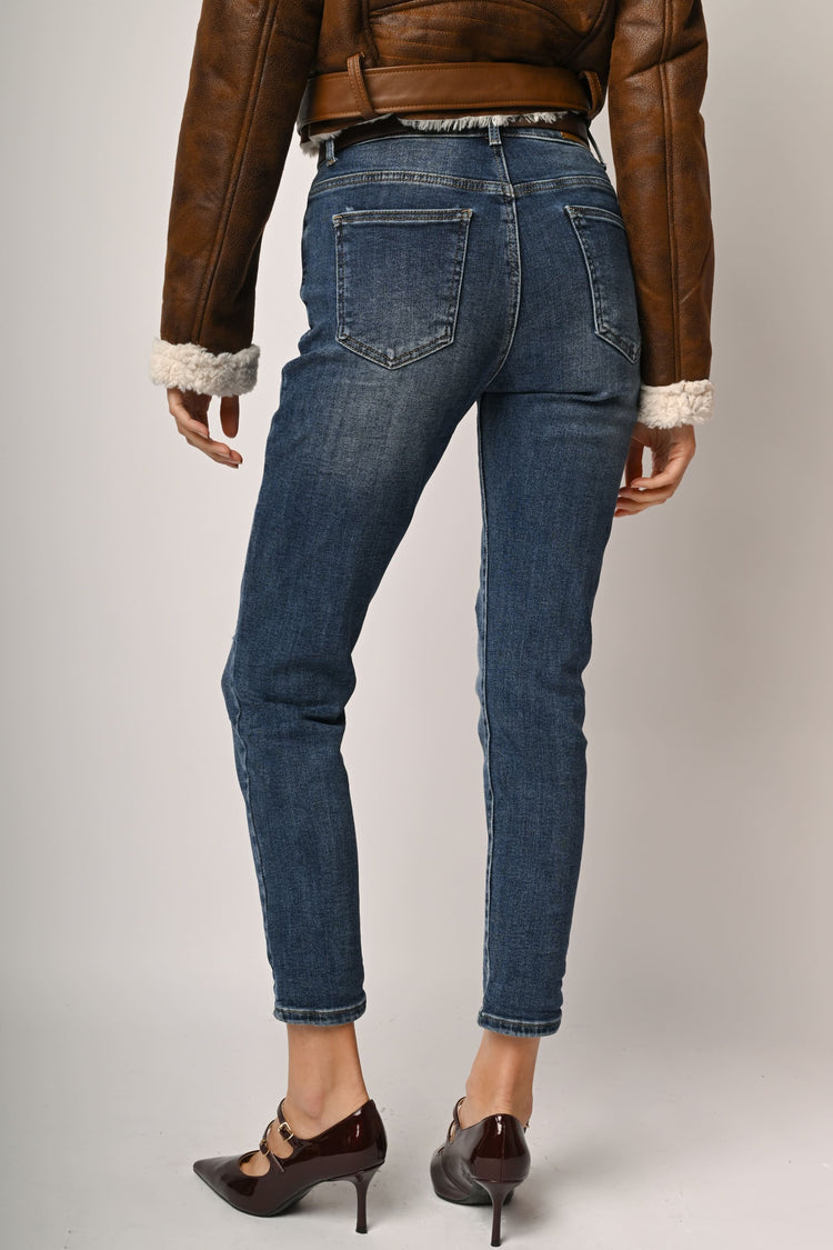 Jeans slim-fit con cintura