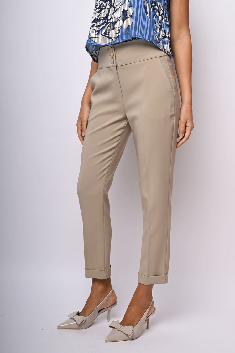 Pantaloni classici con bottoni