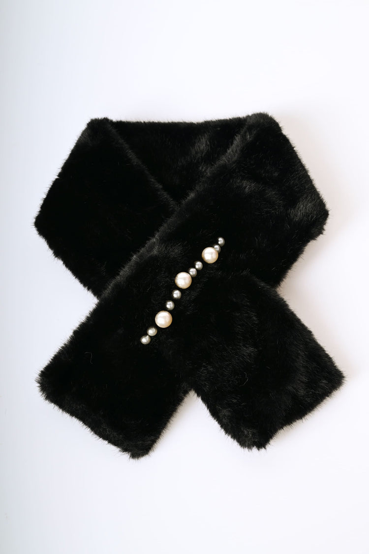 Sciarpa in faux fur con perle