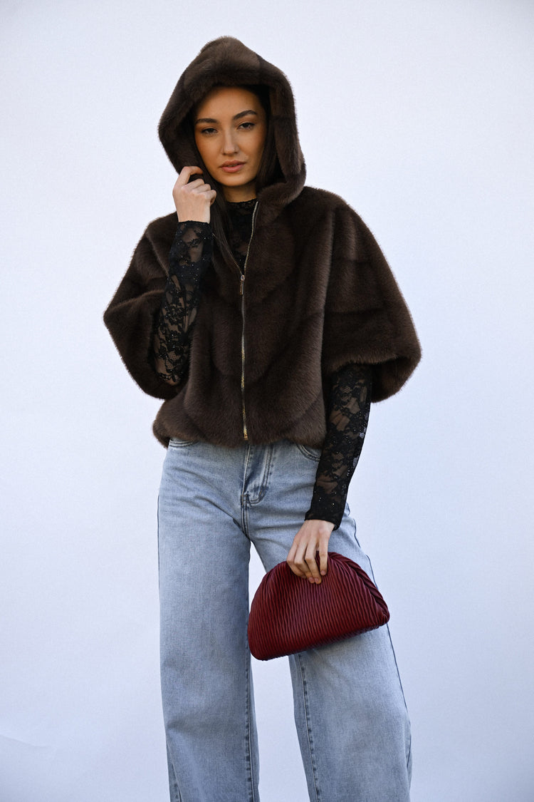 Giacca in faux fur con cappuccio