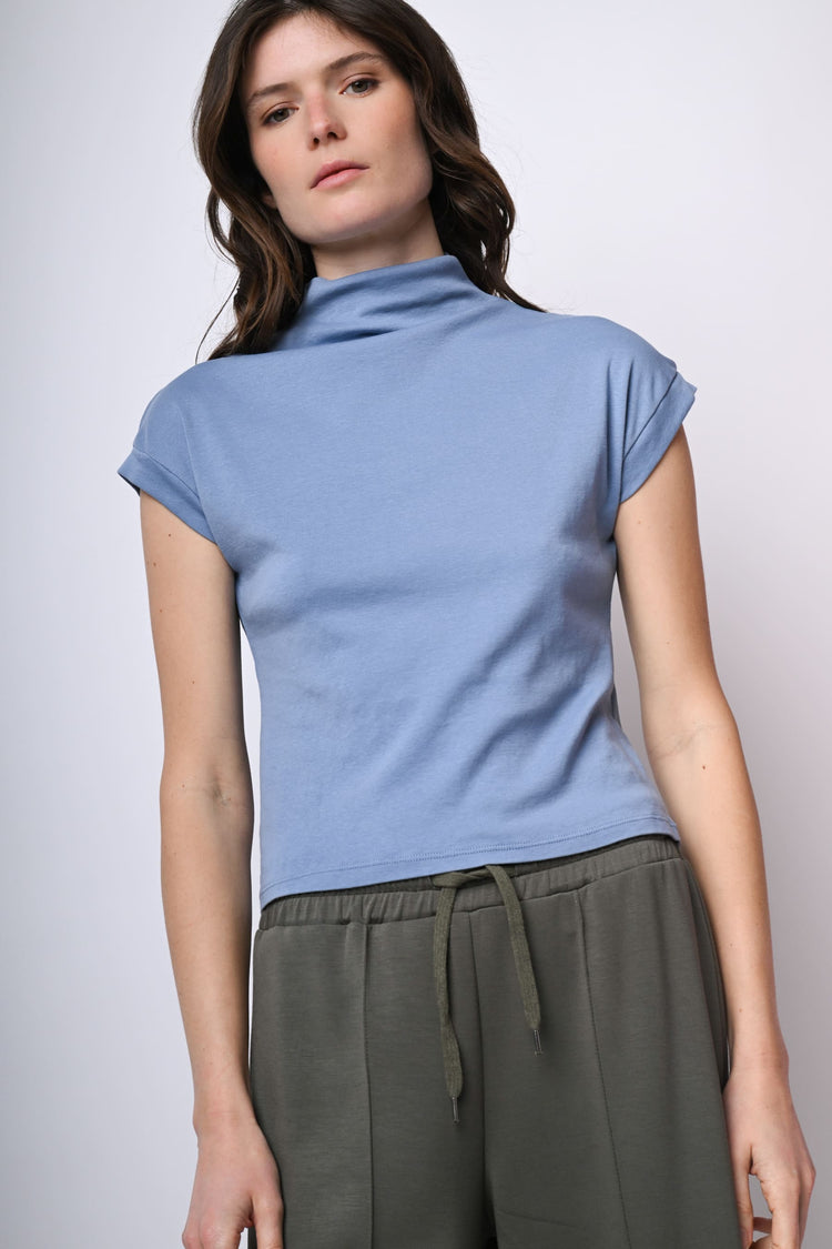 Top in cotone con collo alto