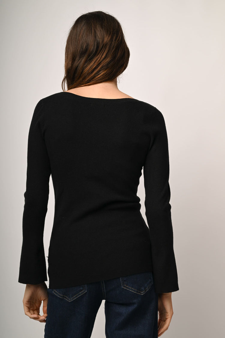 Pull con fili pendenti in strass