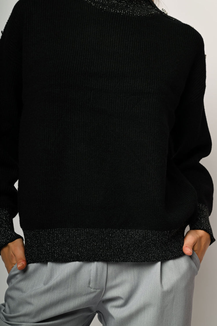 Lupetto con profili lurex e bottoni