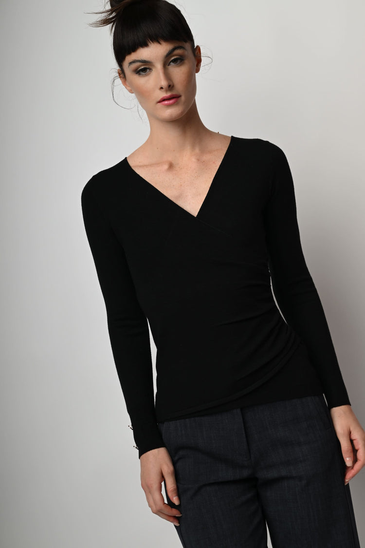 Pull con design incrociato