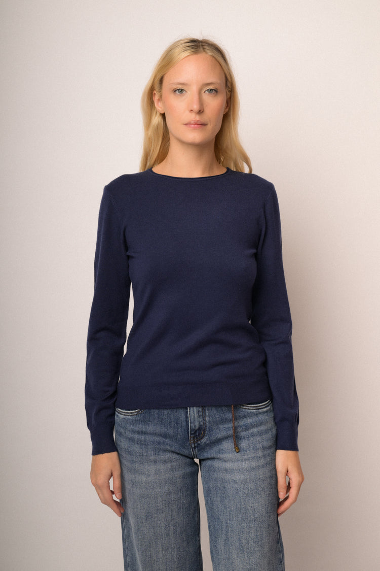 Pull basic con scollo tondo blu