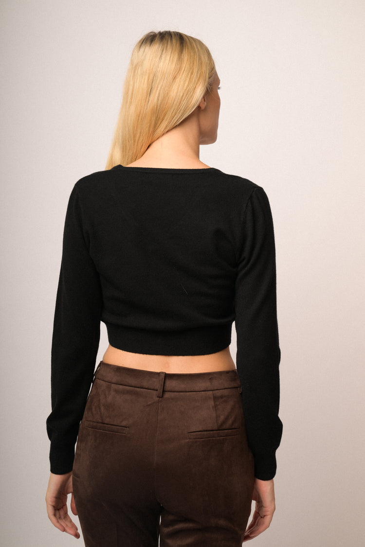 Cardigan cropped nero con bottoni