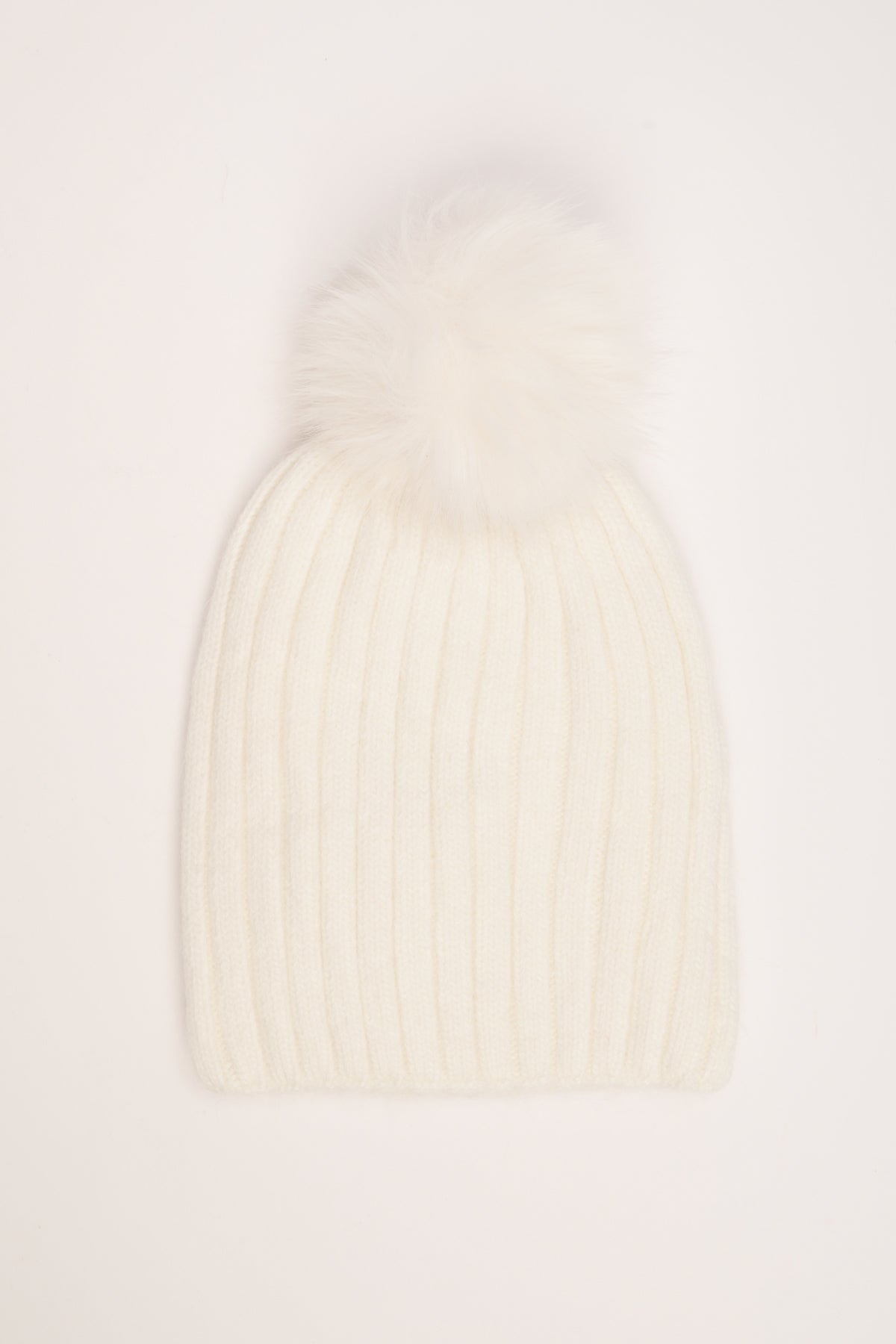 Cappello a coste con pon pon avorio
