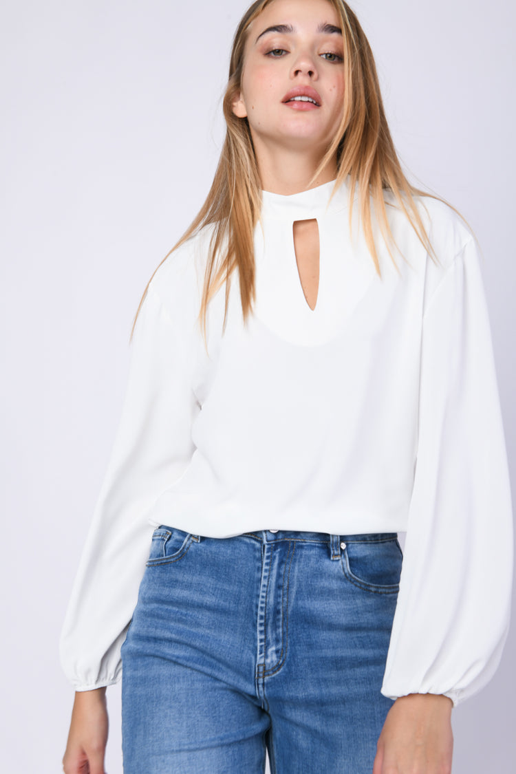 Blusa con cut-out a goccia