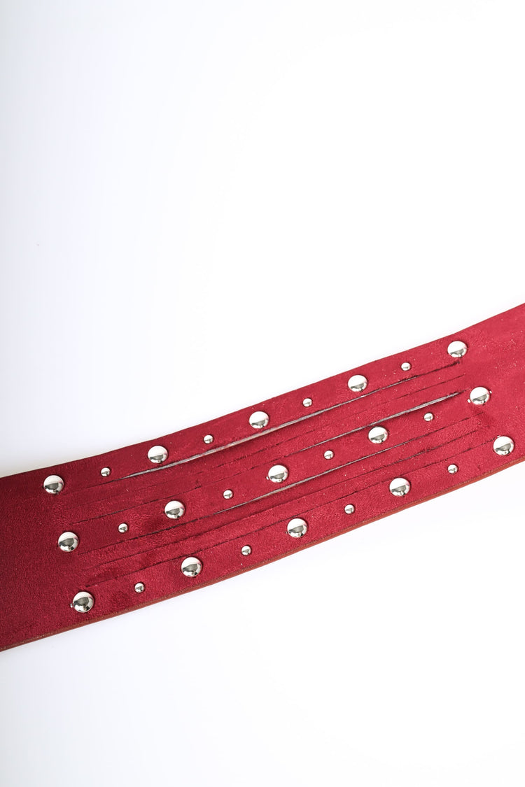 Cintura in faux suede con borchie