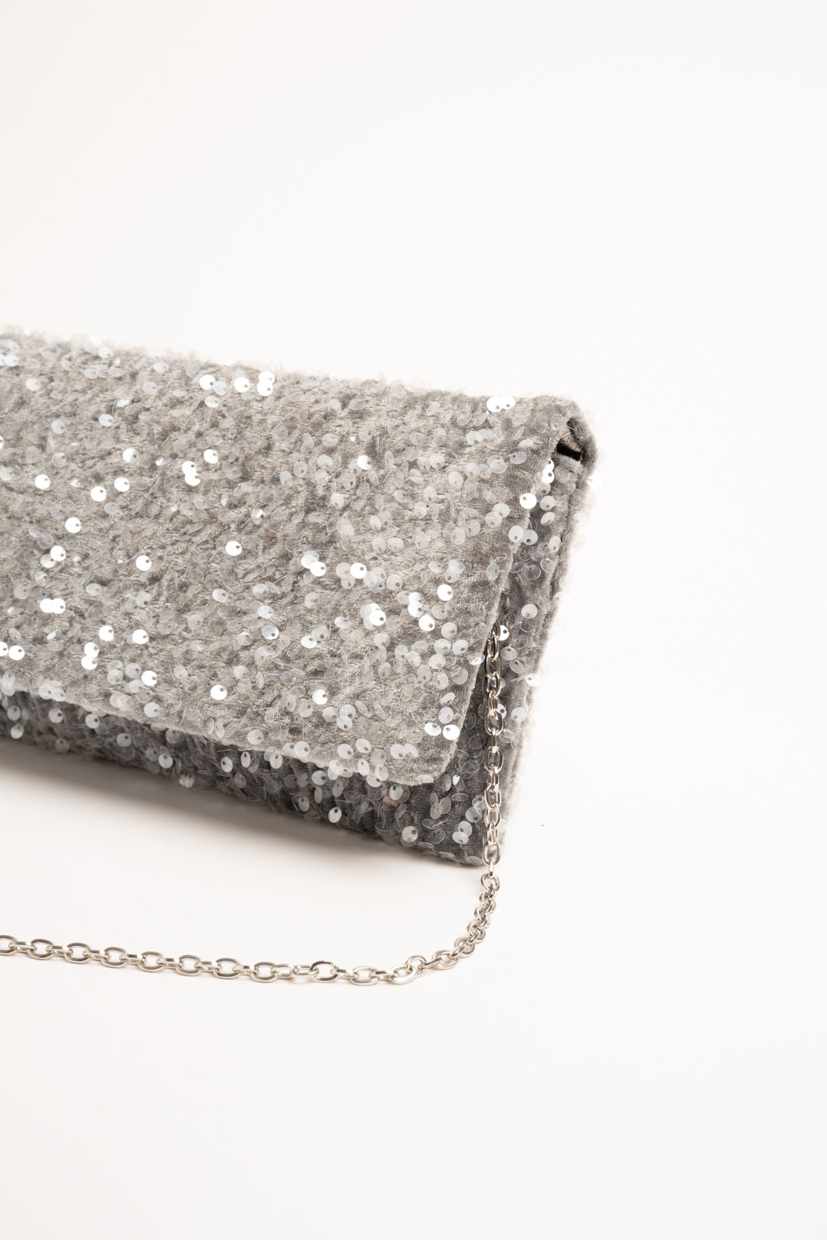 Pochette argento con paillettes e patta