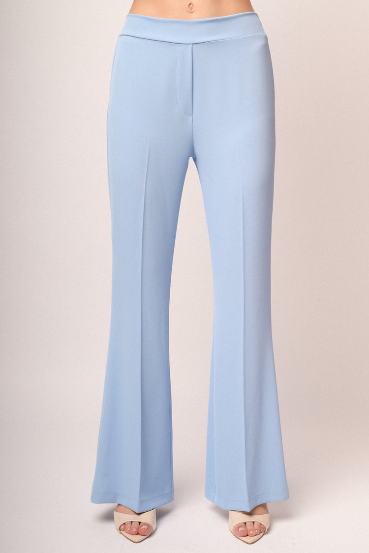 Pantaloni a gamba svasata celeste